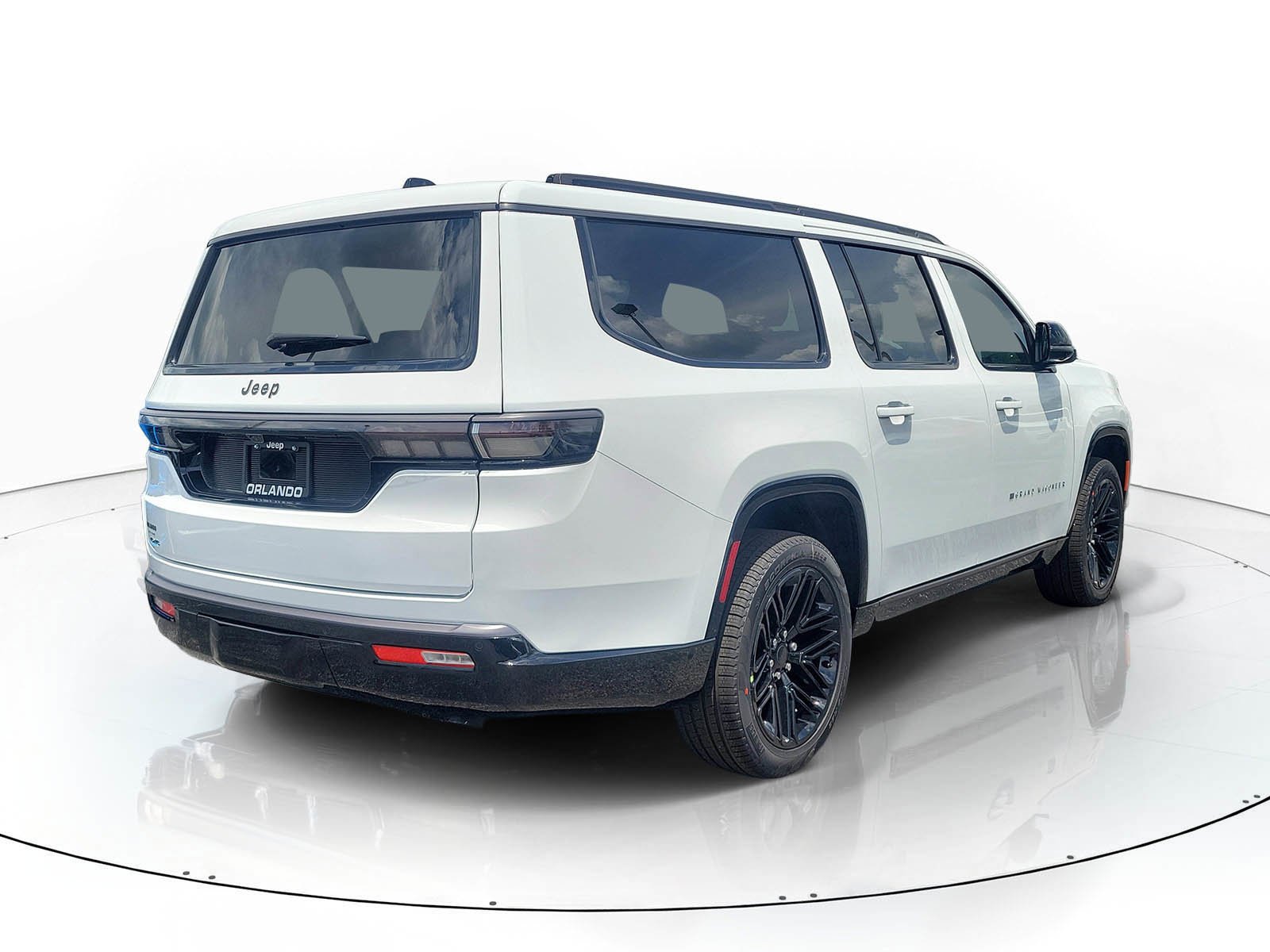 New 2026 Bright White Clear-Coat Exterior Paint Jeep Limited Reserve image 3