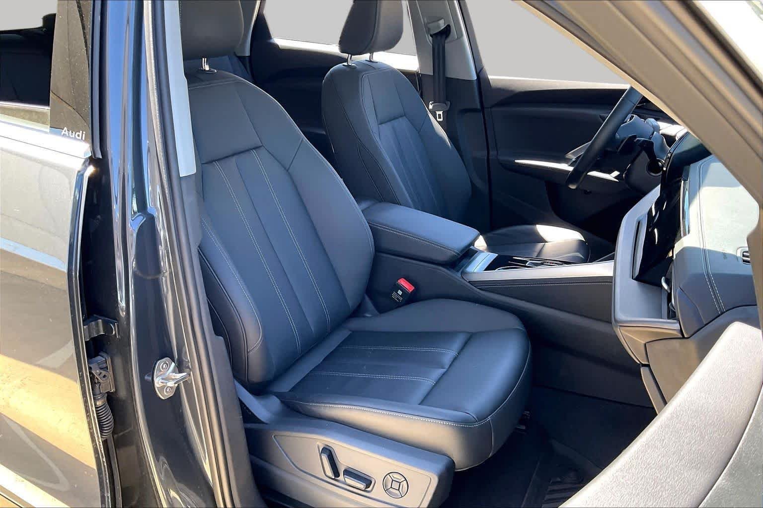 Used 2025 Tambora Gray Metallic Audi Premium image 9