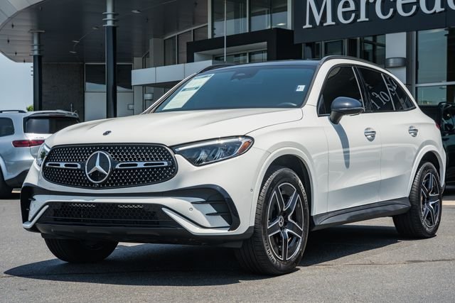 Certified Used 2025 Polar White Mercedes-Benz GLC 300 image 3