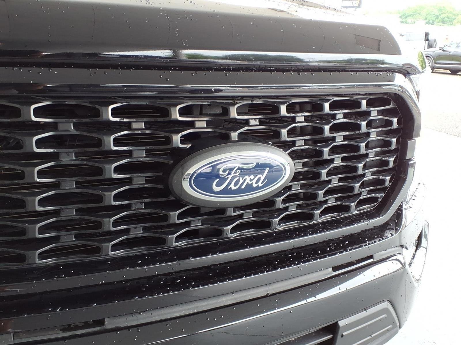 Used 2023 Agate Black Metallic Ford XL image 13