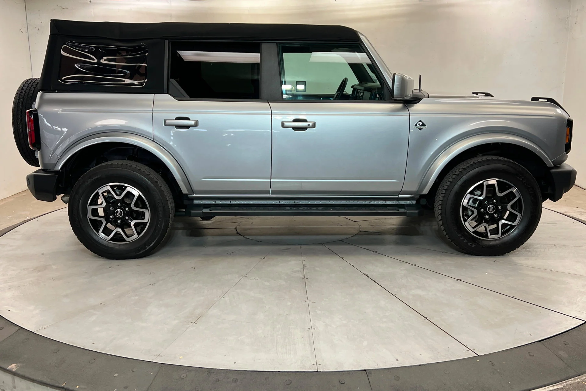 2023 Ford Bronco 4-Door Outer Banks - Photo 6