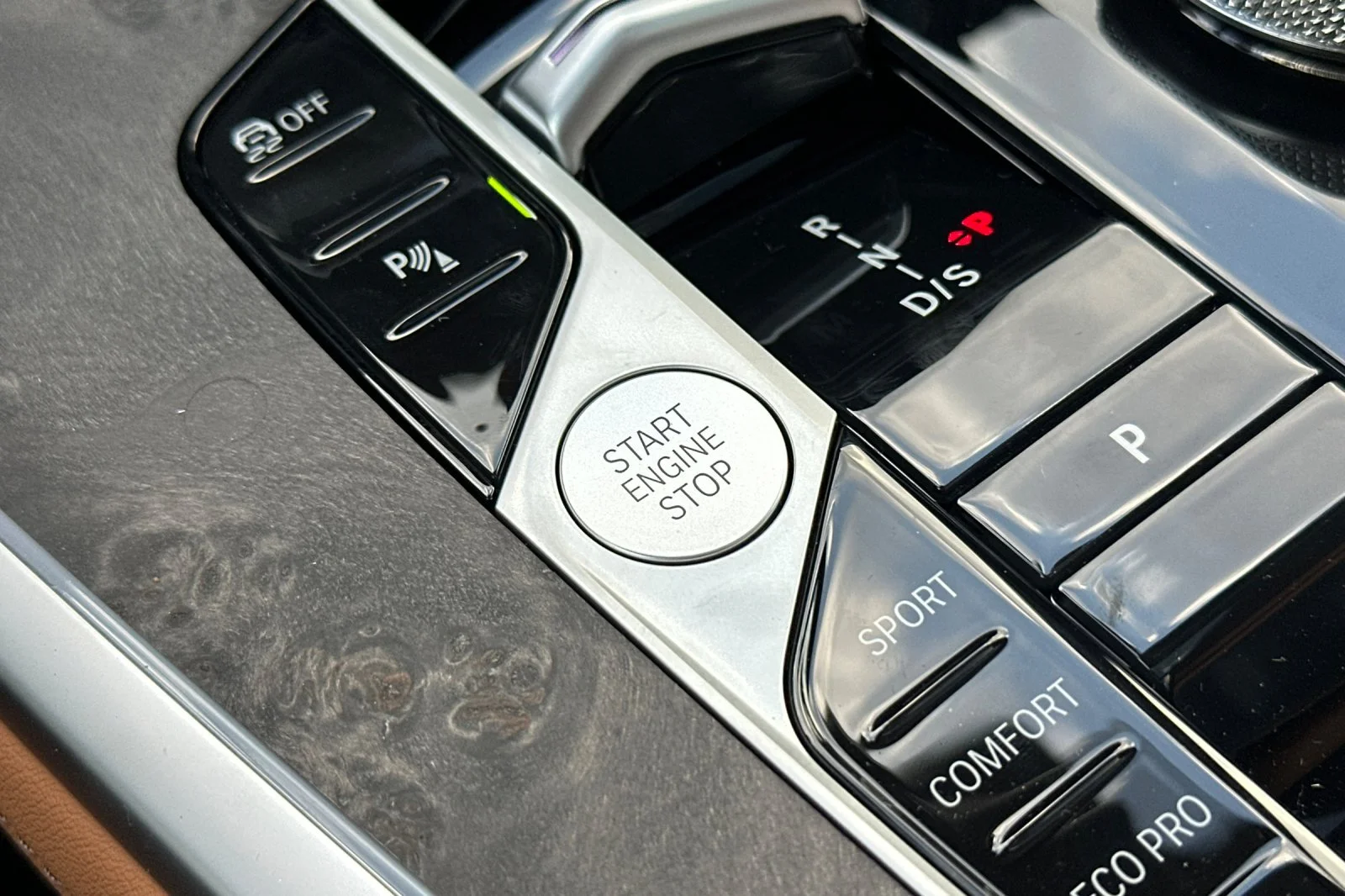 New 2027 Brooklyn Grey Metallic BMW xDrive40i image 21