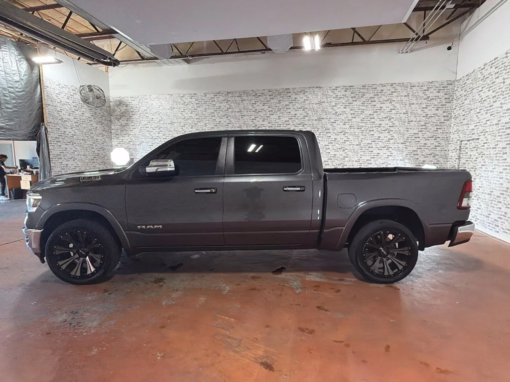 Used 2022 Granite Crystal Metallic Clearcoat Ram Laramie image 4