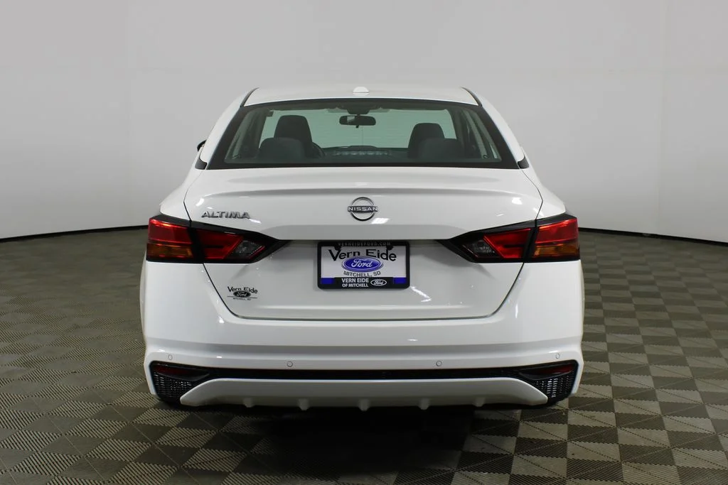 2025 Nissan Altima SV - Photo 6