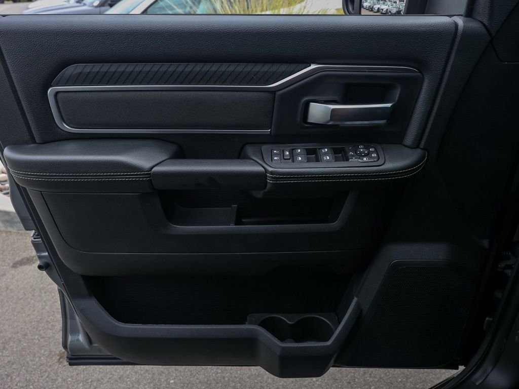 New 2026 Ceramic Gray Clear-Coat Exterior Paint RAM Big Horn Night Edition image 21