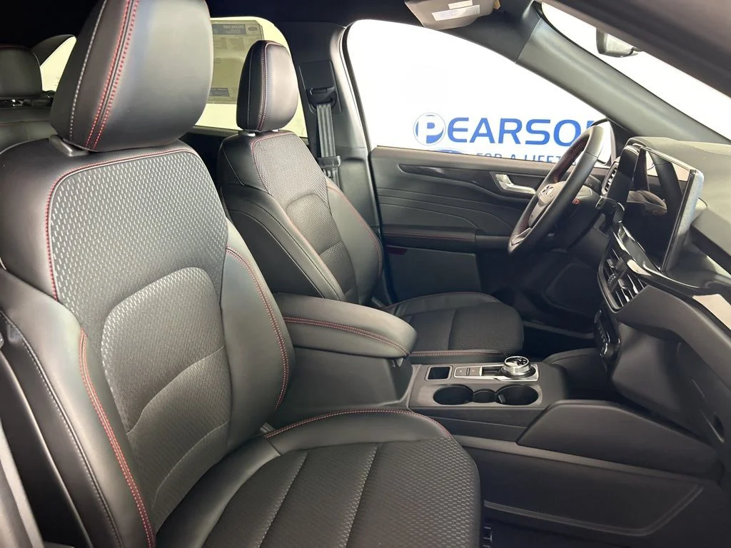 2026 Ford Escape ST-Line - Photo 22
