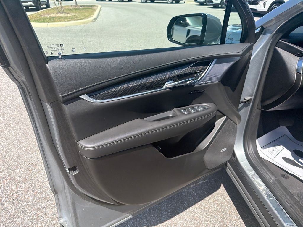 Used 2025 Silver Cadillac Premium Luxury image 14