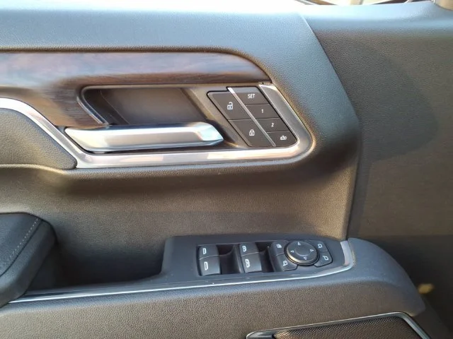 Used 2025 Titanium Rush Metallic GMC SLT image 15
