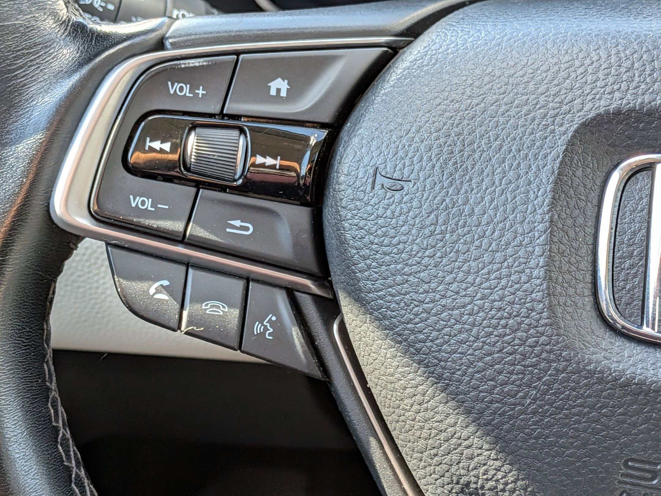 2022 Honda Accord EX-L - Photo 14