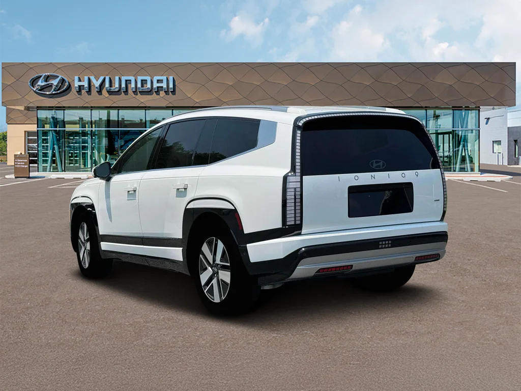 New 2026 Snow White Pearl Hyundai SEL image 5