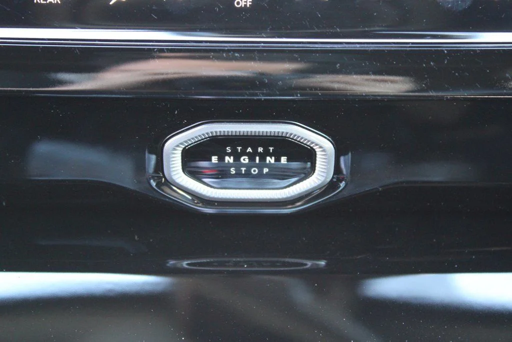 New 2026 Baltic Gray Metallic Clear-Coat Exterior Paint Jeep Laredo image 21