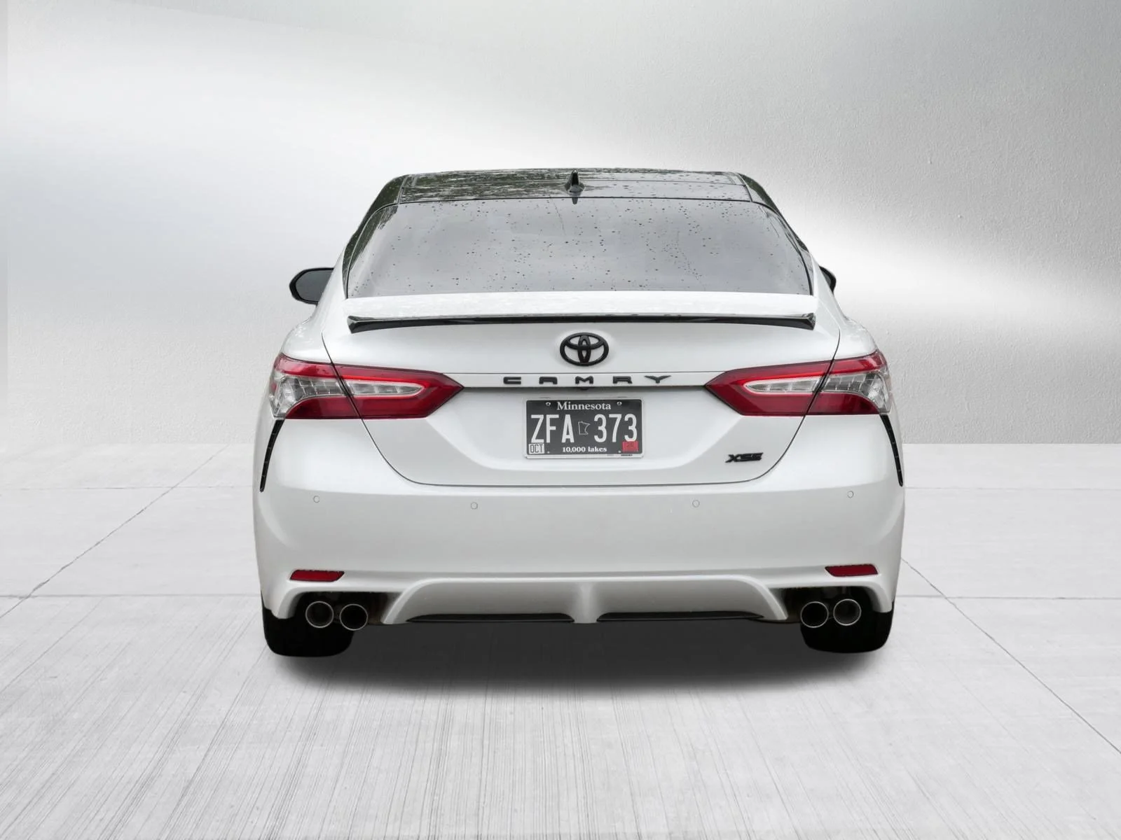 Used 2019 Wind Chill Pearl/Midnight Black Metallic Toyota XSE V6 image 6