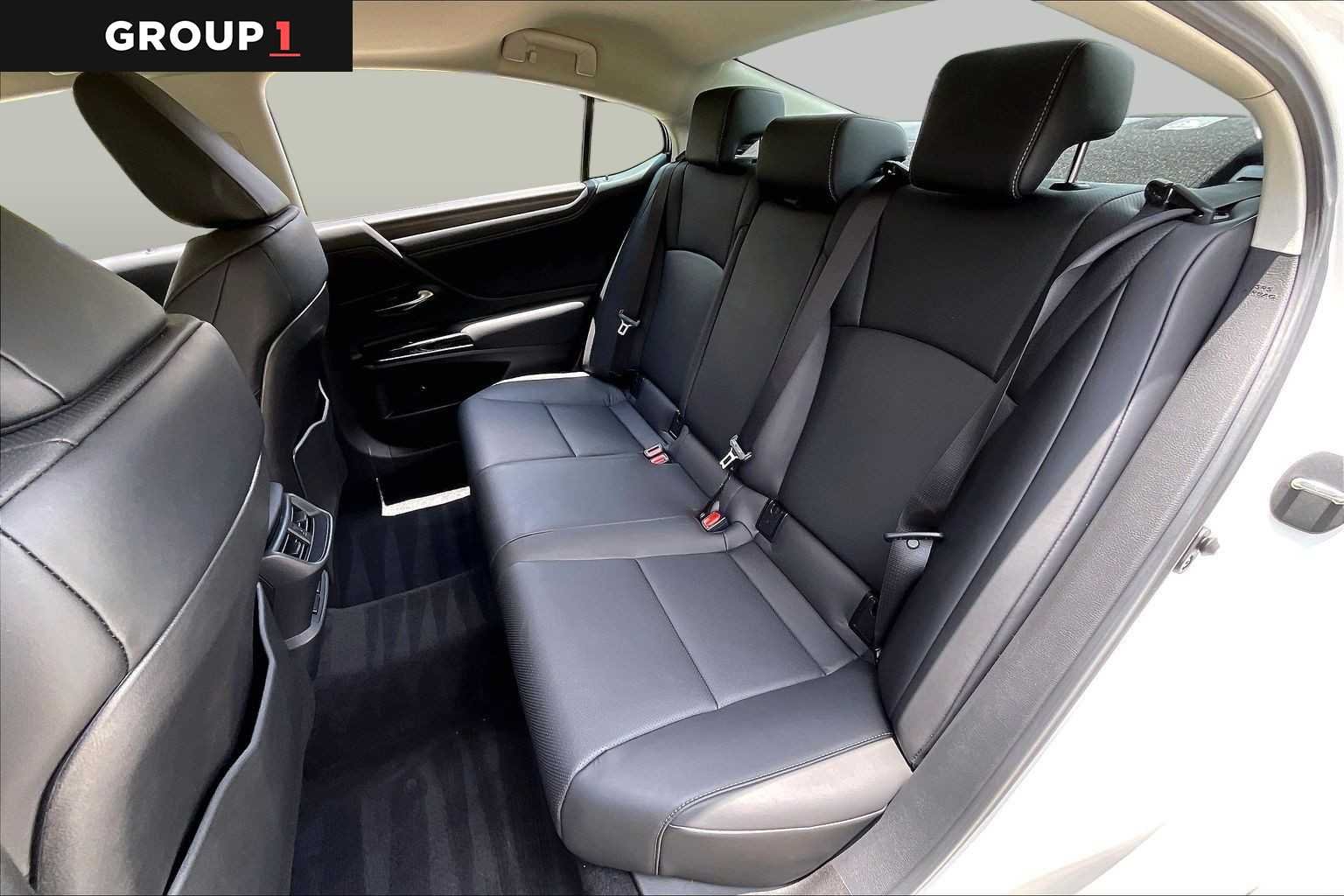 Used 2025 Eminent White Pearl Lexus  image 18