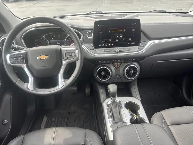 Used 2024 Summit White Chevrolet 3LT image 15