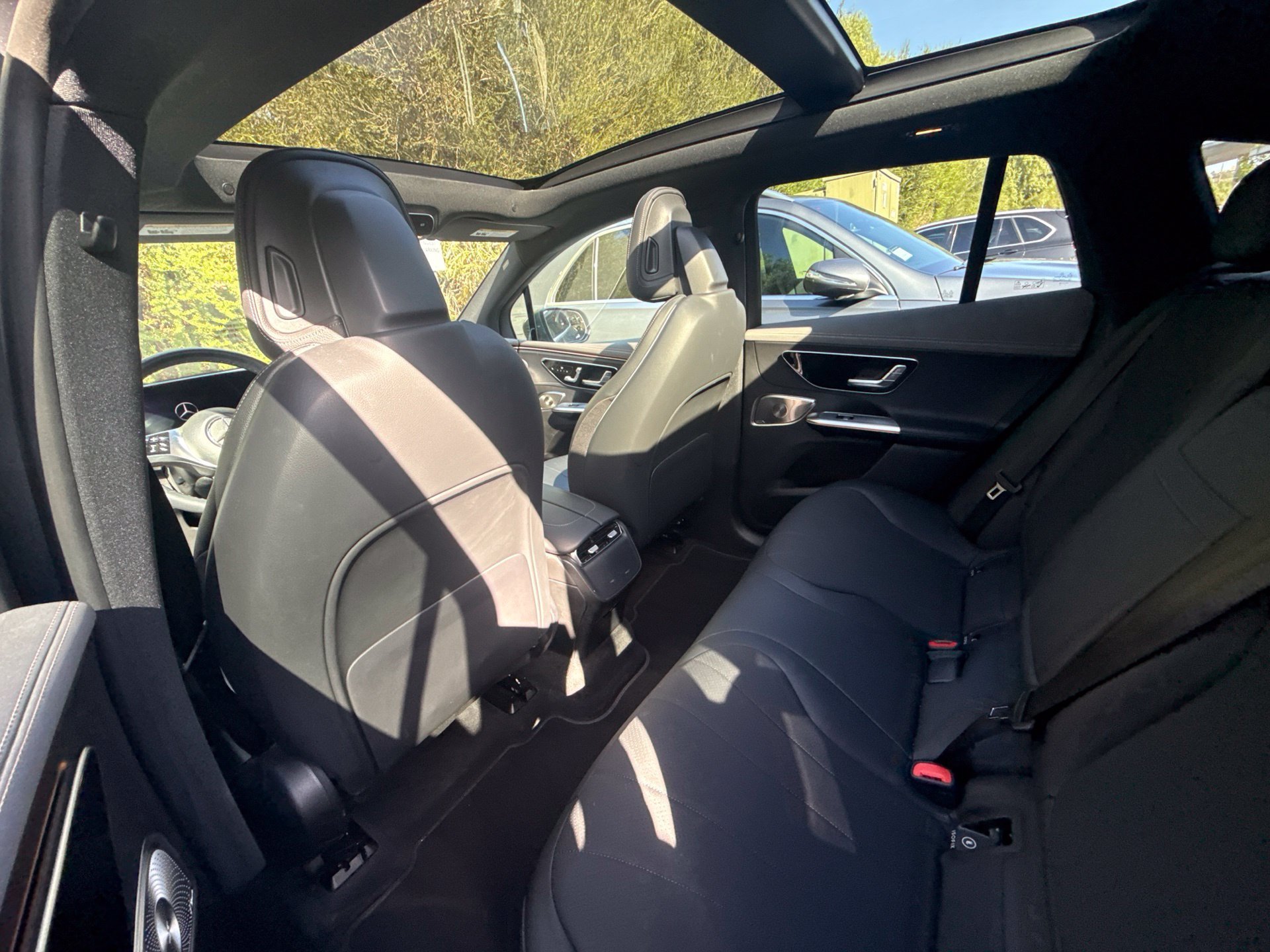Used 2023  Mercedes-Benz 350+ SUV image 11