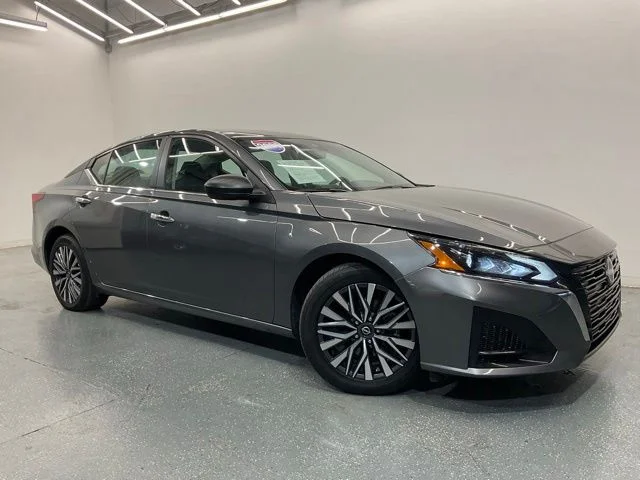 Used 2025 Nissan Altima SV with VIN 1N4BL4DV6SN361290 for sale in Middlesboro, KY