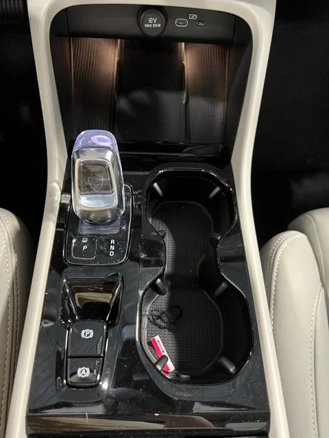 2026 Volvo XC40 Ultra - Photo 19