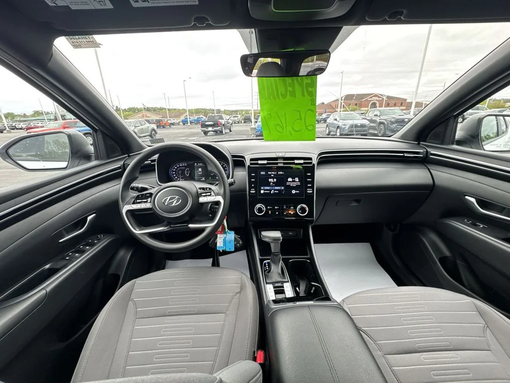 Used 2024 White Hyundai SE image 10