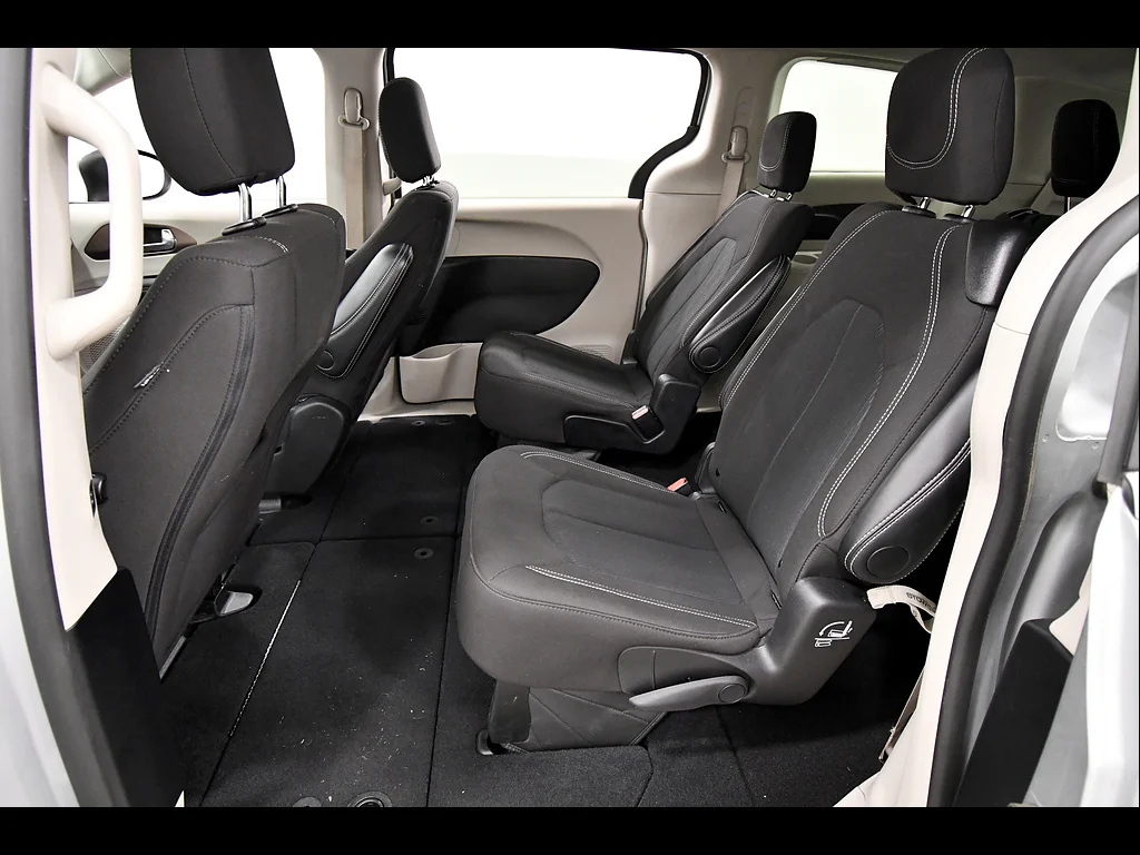 Used 2024 Silver Mist Clear Coat Chrysler LX image 15