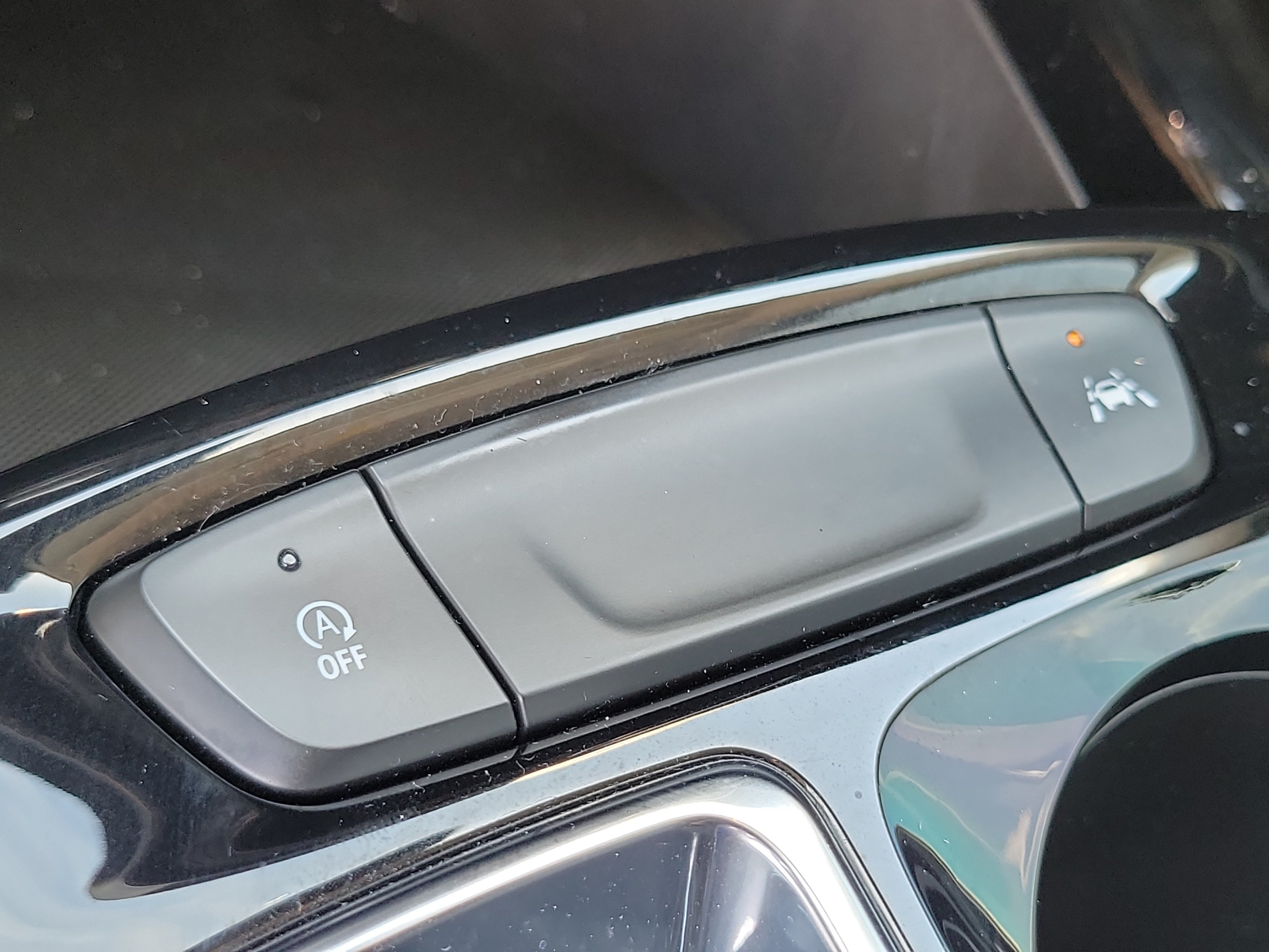Used 2025 Summit White Chevrolet LT image 29