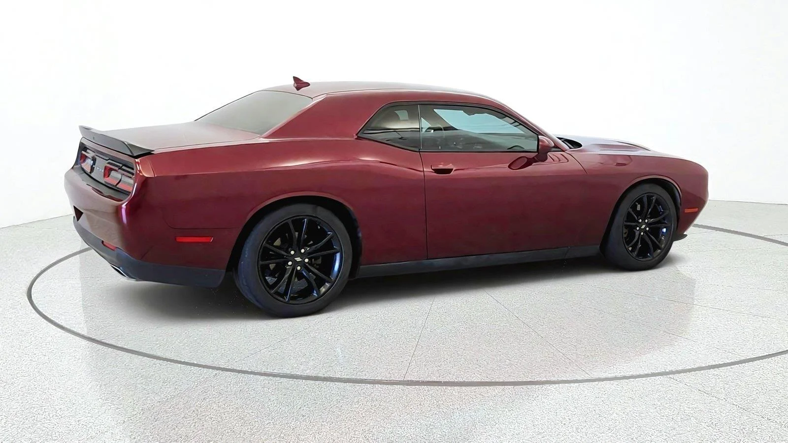 Used 2017 Octane Red Pearlcoat Dodge SXT Plus image 9