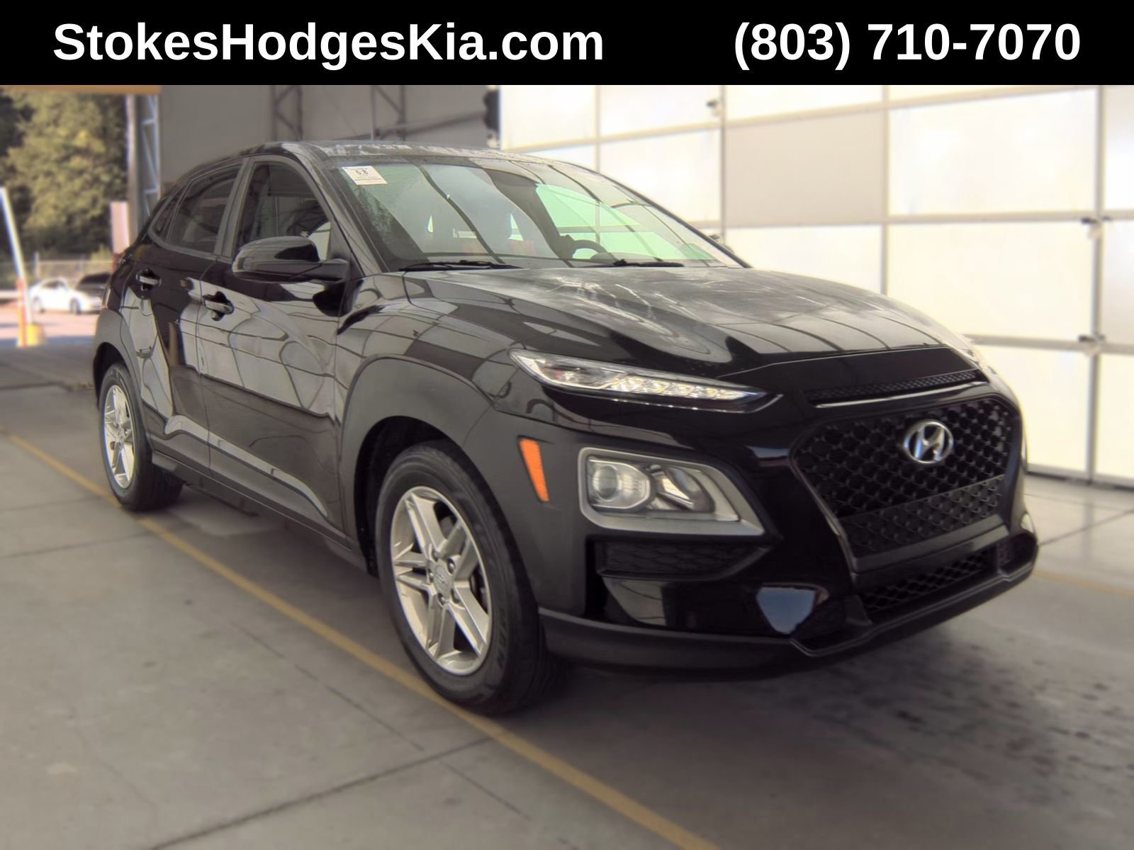 Used 2021 Black Hyundai SE image 1