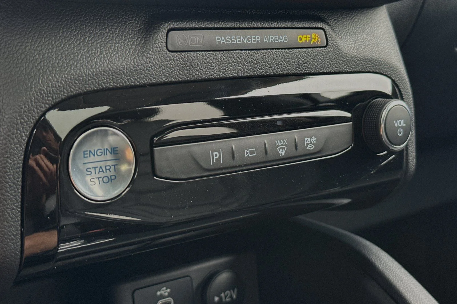 2024 Ford Escape PHEV - Photo 17
