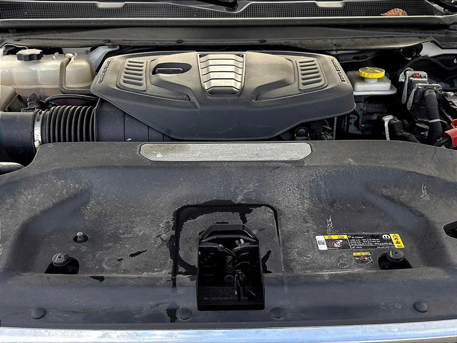 Used 2023 Bright White Clearcoat Jeep Base image 33
