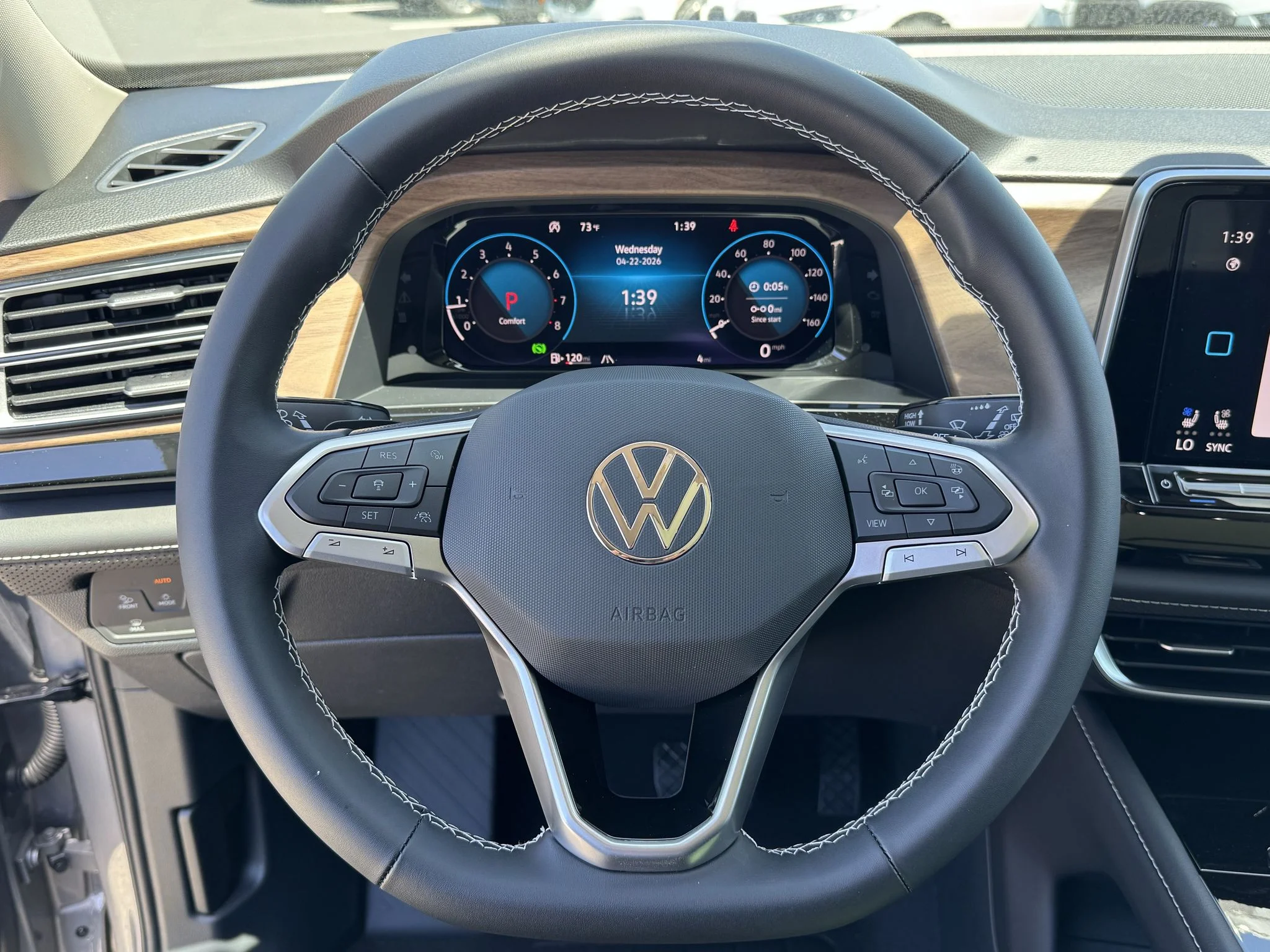 New 2026 Silver Mist Metallic Volkswagen 2.0T SE w/Technology image 17