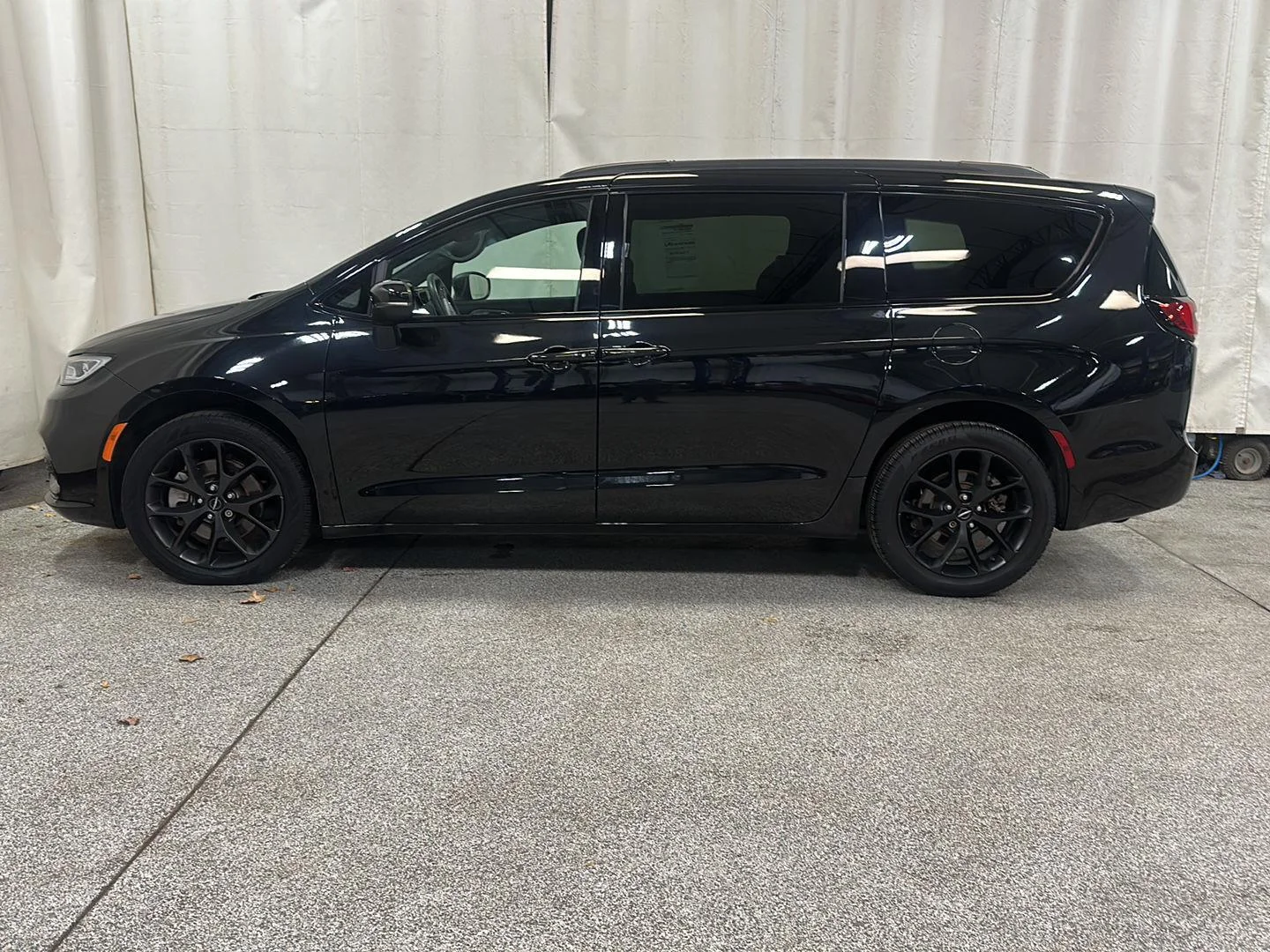 Used 2023 Chrysler Pacifica Touring L with VIN 2C4RC3BG2PR514068 for sale in Waconia, Minnesota