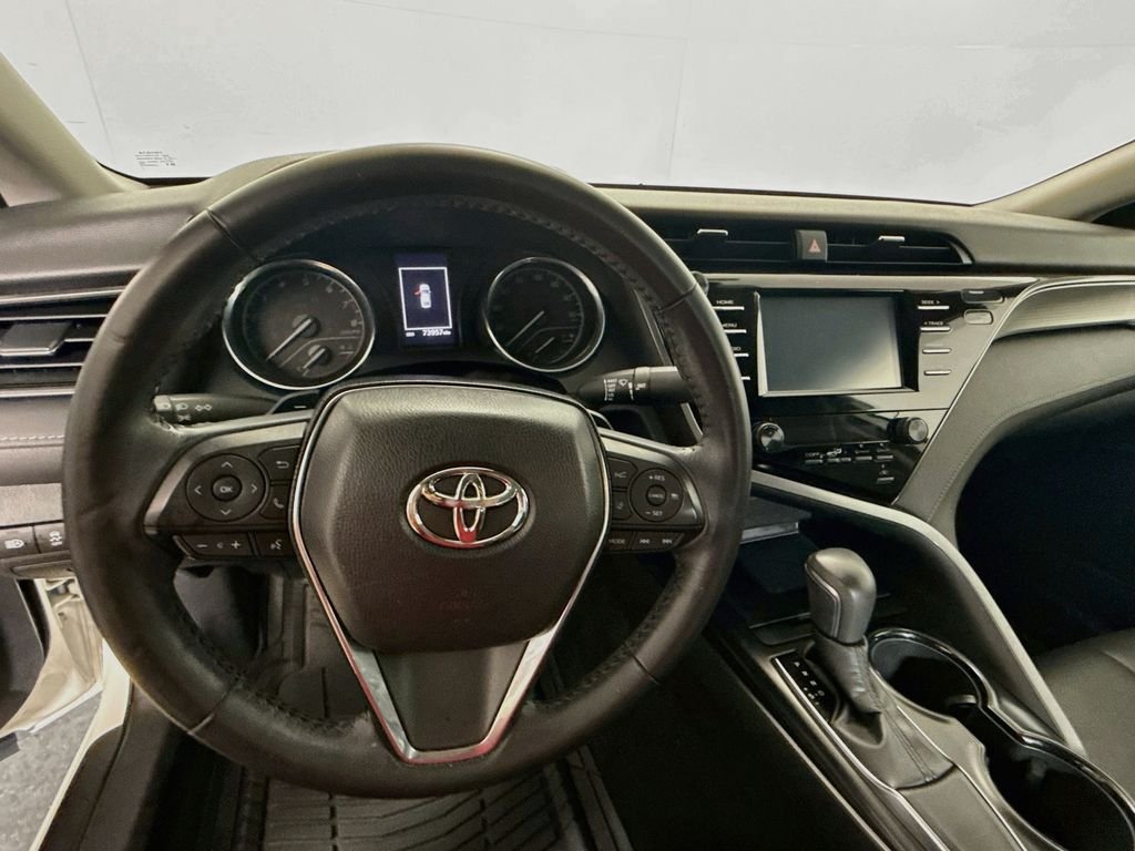 Used 2019 White Toyota  image 11