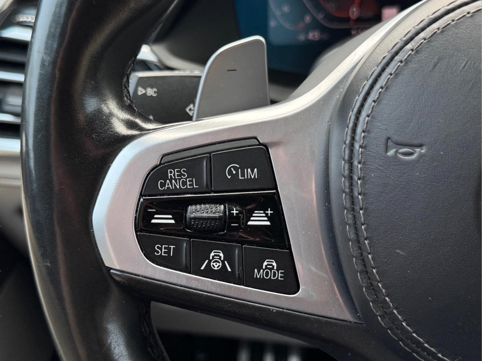 Used 2020 Arctic Gray Metallic BMW xDrive40i image 28