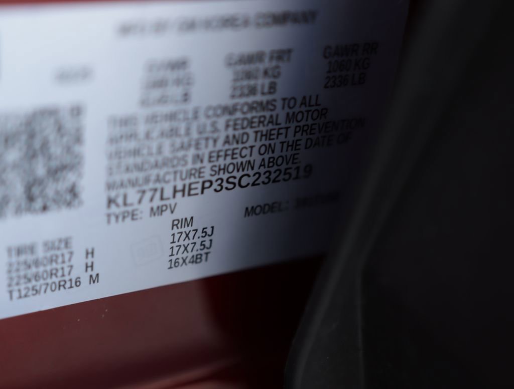 Used 2025 Crimson Metallic Chevrolet LT image 34