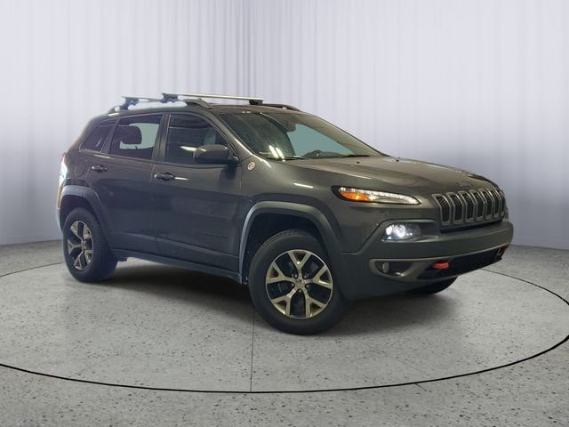 Used 2017 Gray Jeep Trailhawk image 1