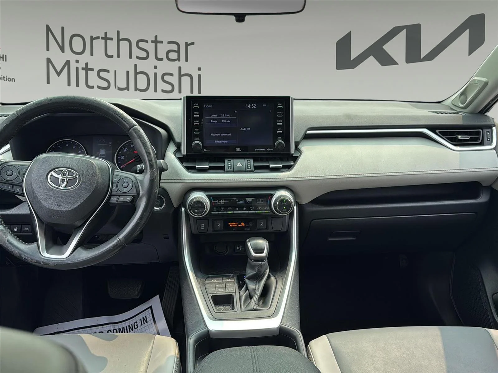 Used 2019 Silver Sky Metallic Toyota XLE Premium image 10