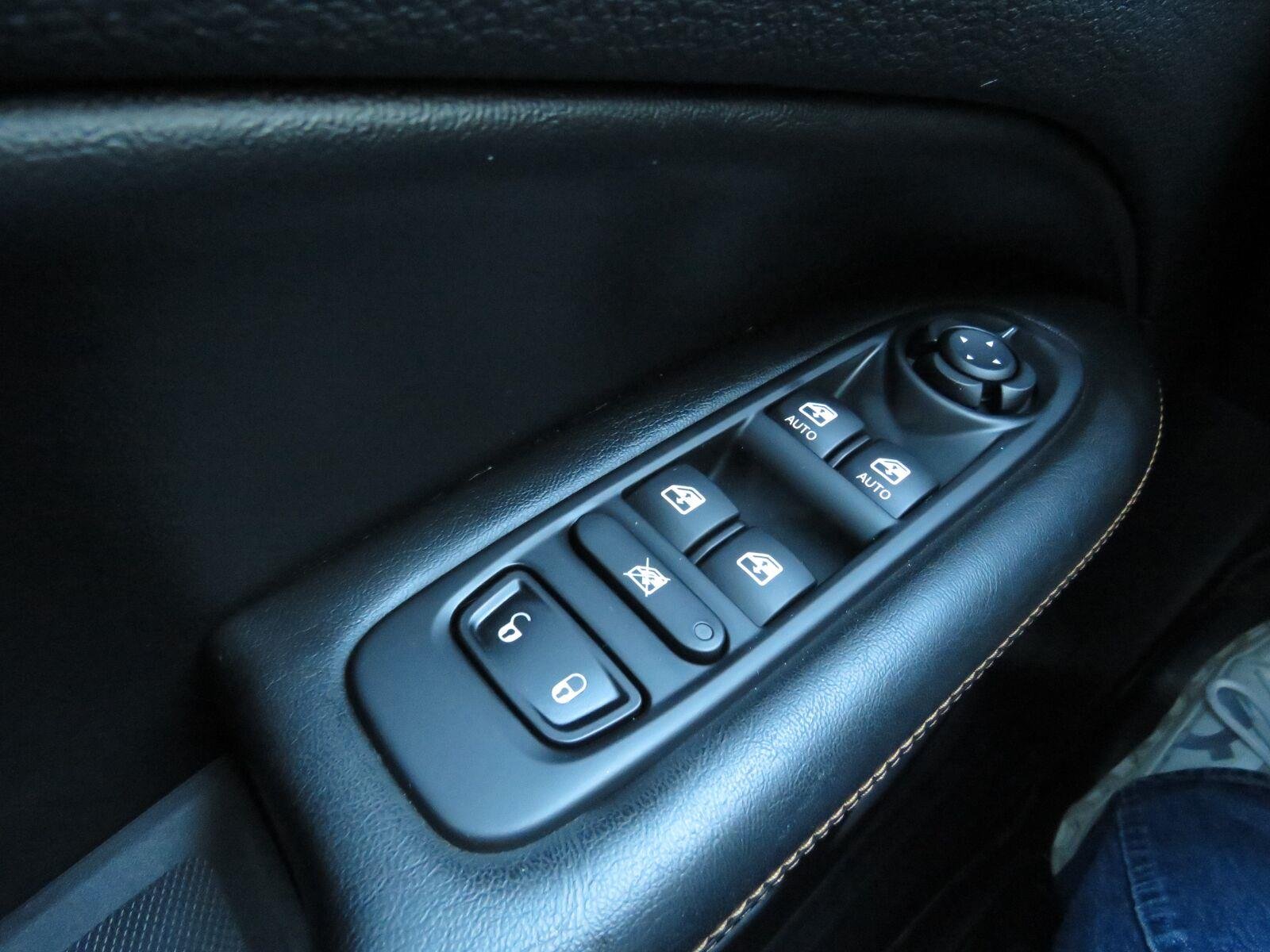 Used 2019 Diamond Black Crystal Pearlcoat Jeep Limited image 33