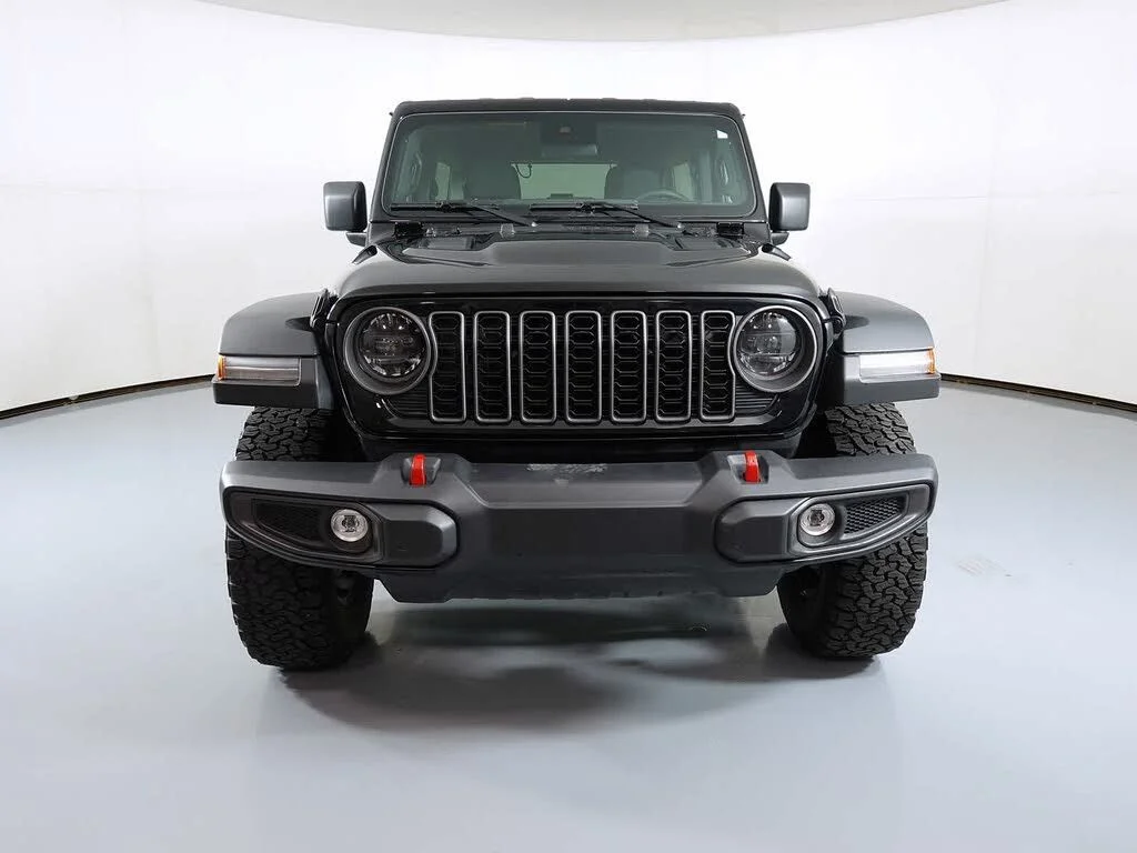 Certified Used 2025 Black Clearcoat Jeep Rubicon image 3