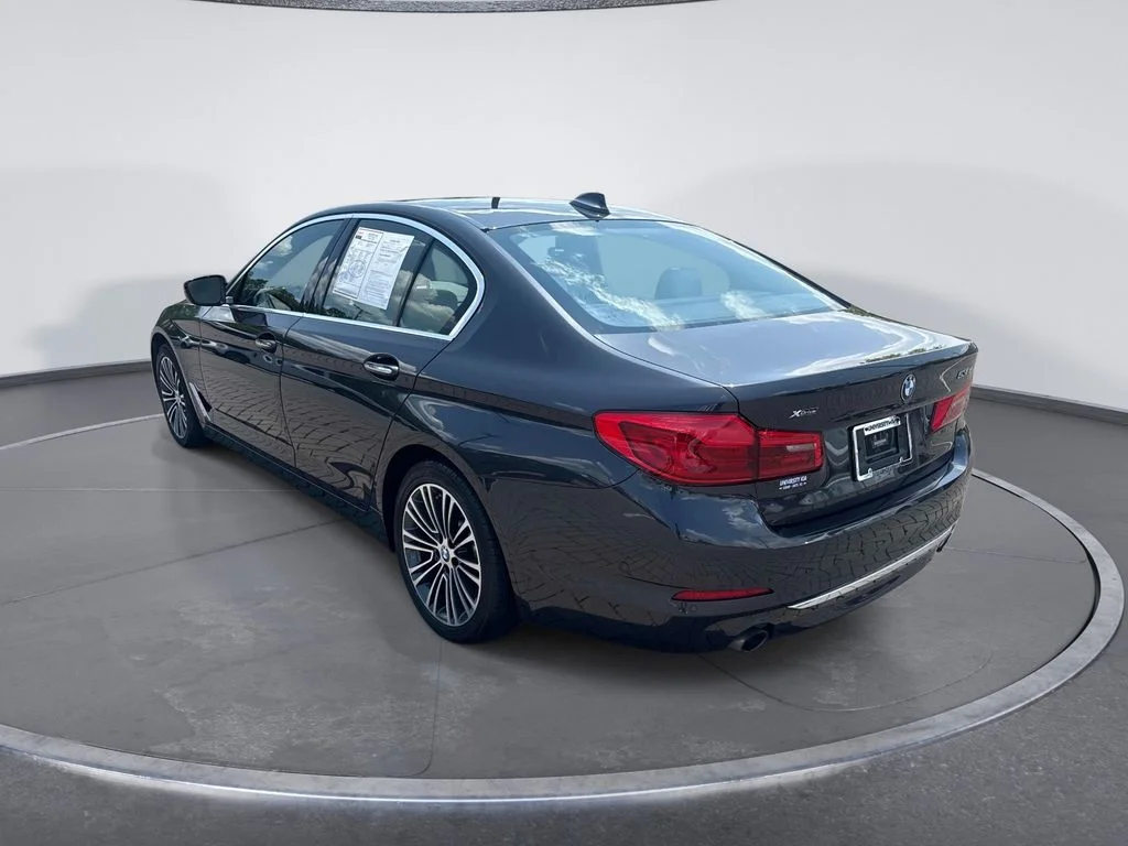 Used 2017 Gray BMW 530i xDrive image 5