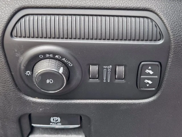 Used 2024 White Jeep Series II image 26