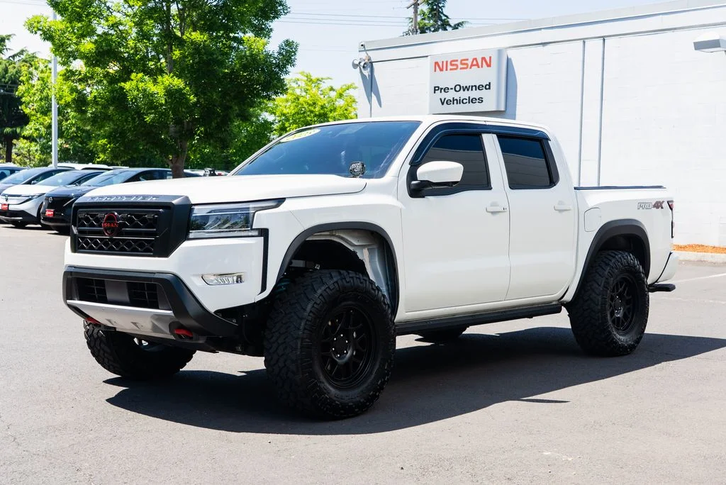 Used 2023 White Nissan PRO-4X image 3