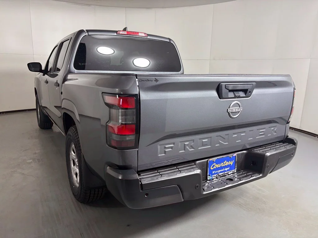 Used 2022 Gray Nissan S image 6