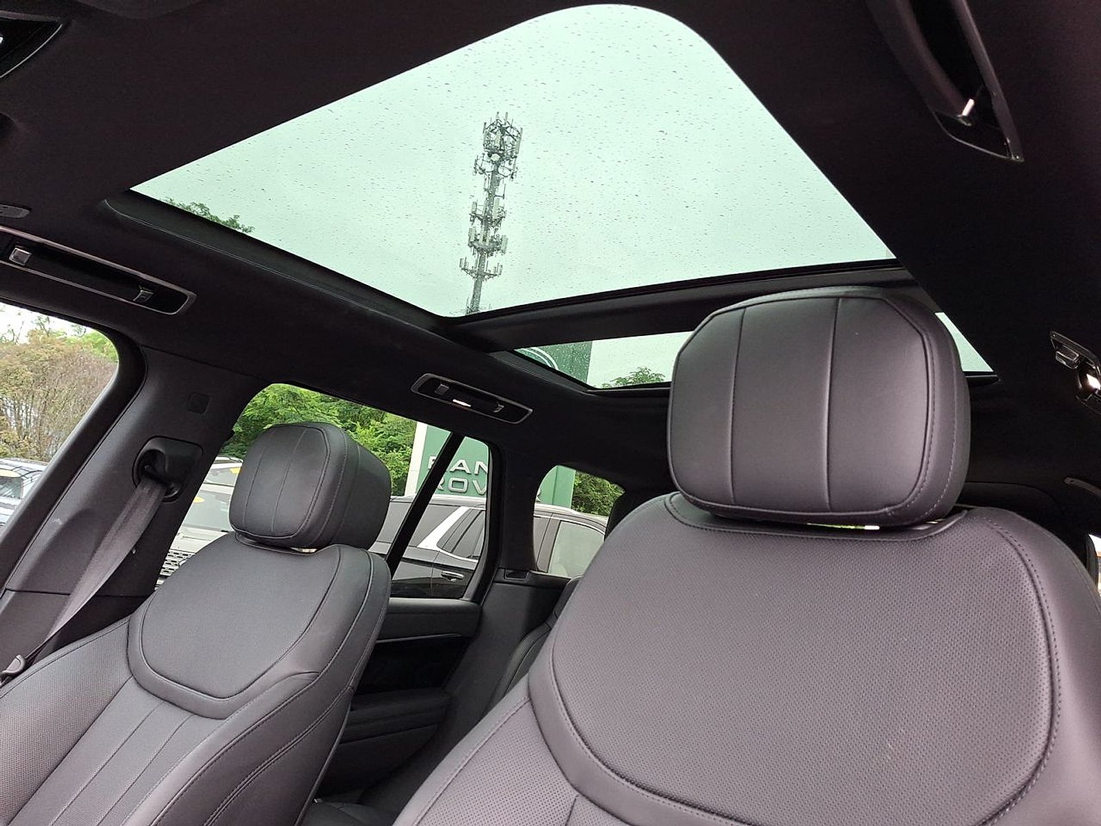 Certified Used 2025 Santorini Black Metallic - 1AG Land Rover P530 SE image 25