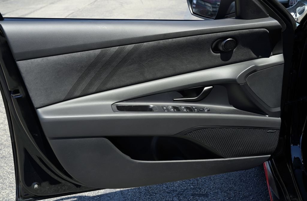 New 2026 Abyss Black Hyundai Base image 39