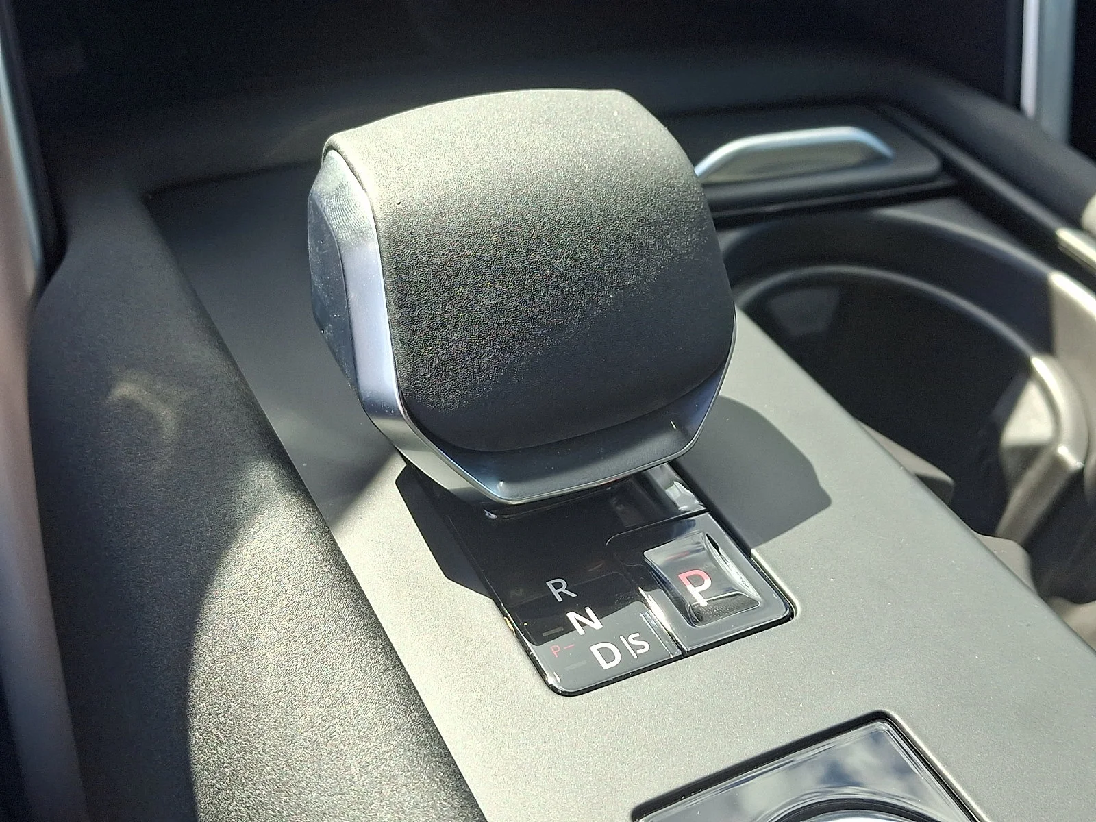 Used 2025 Gray Land Rover Dynamic SE image 30