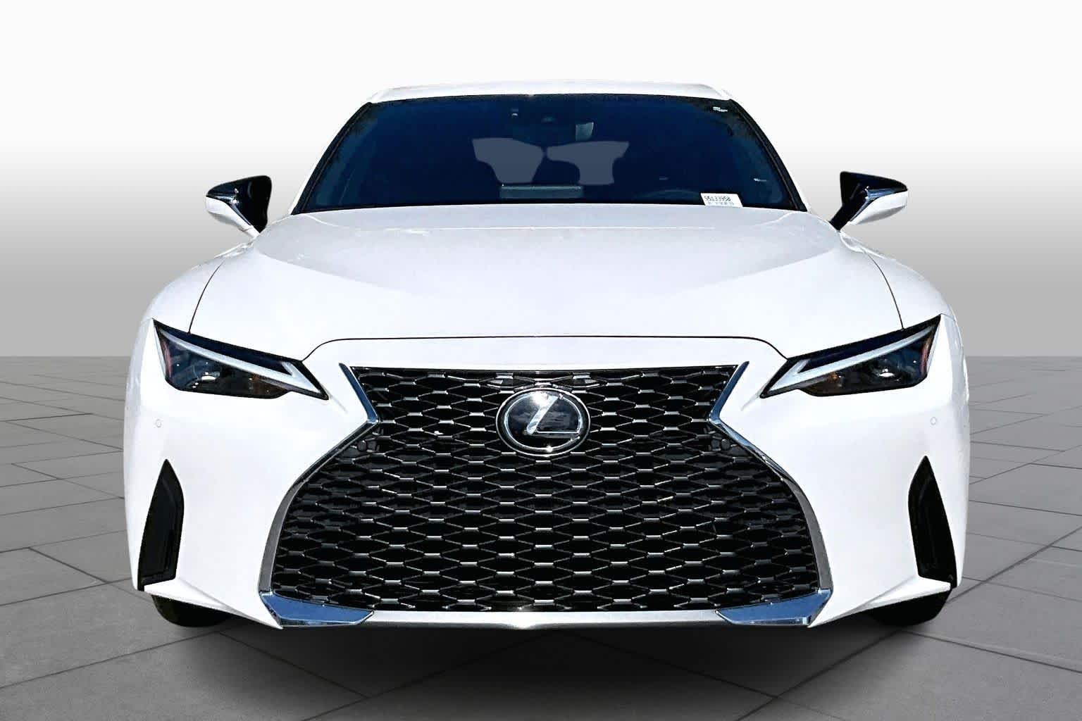 Used 2025 Eminent White Pearl Lexus  image 4