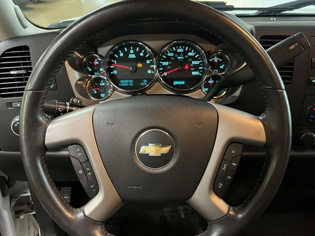 Used 2013 SUMMIT WHITE Chevrolet LT image 16