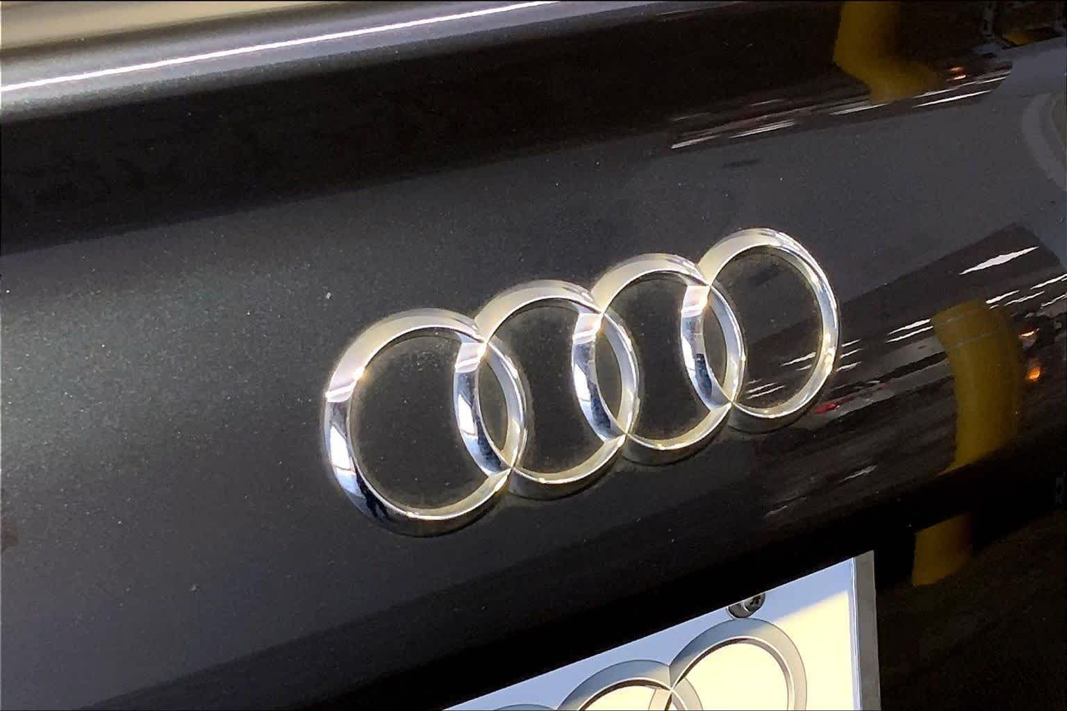 Used 2014 Moonlight Blue Metallic Audi 3.0T Prestige image 33