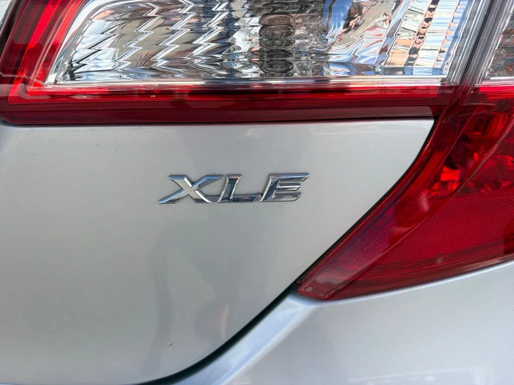 Used 2013 Classic Silver Metallic Toyota XLE image 15