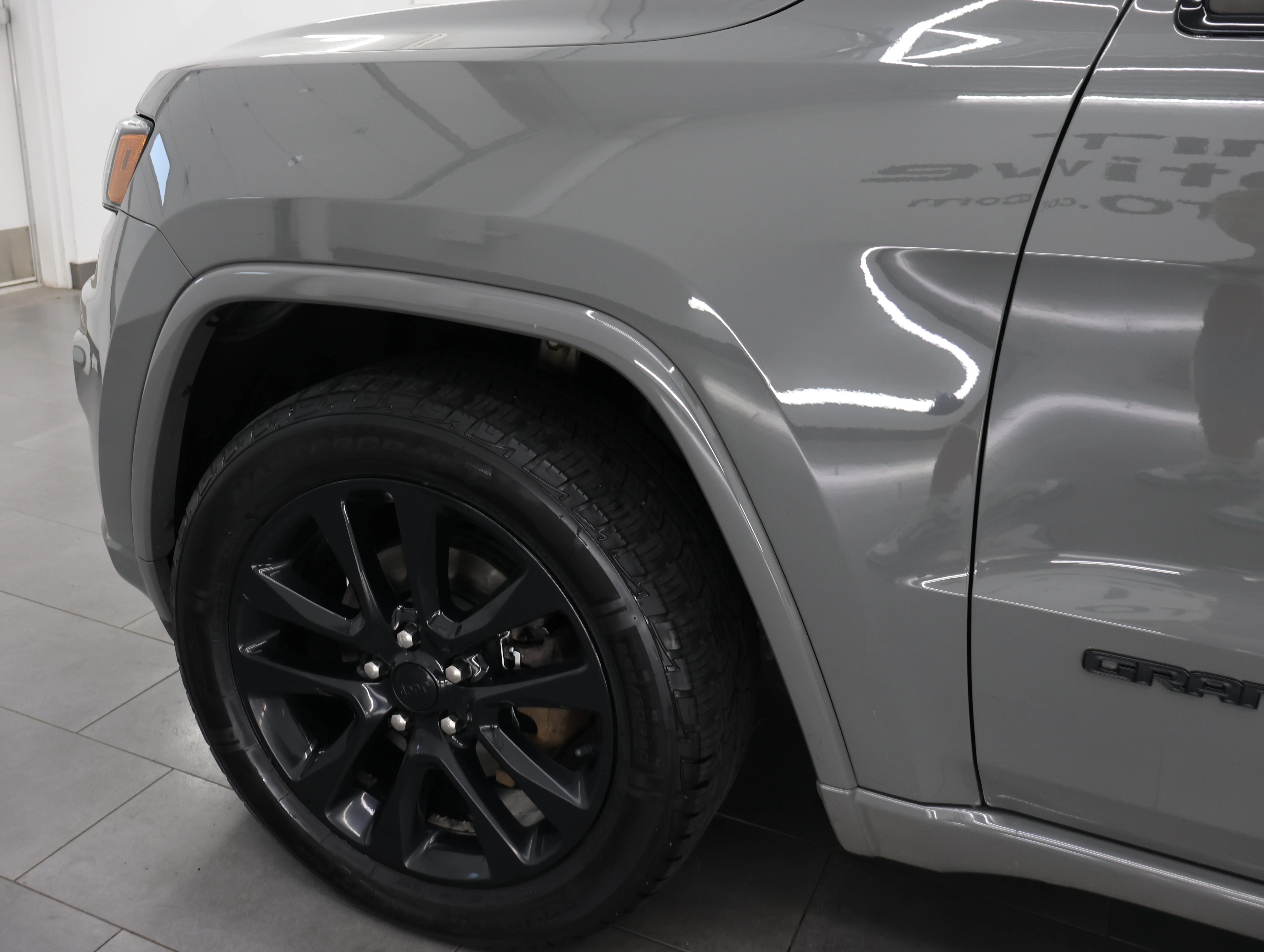 Used 2020 Sting-Gray Clearcoat Jeep Altitude image 34
