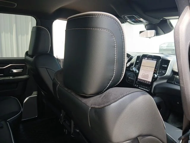 New 2026 Granite Crystal Metallic Clear-Coat Exterior Paint RAM Laramie image 23